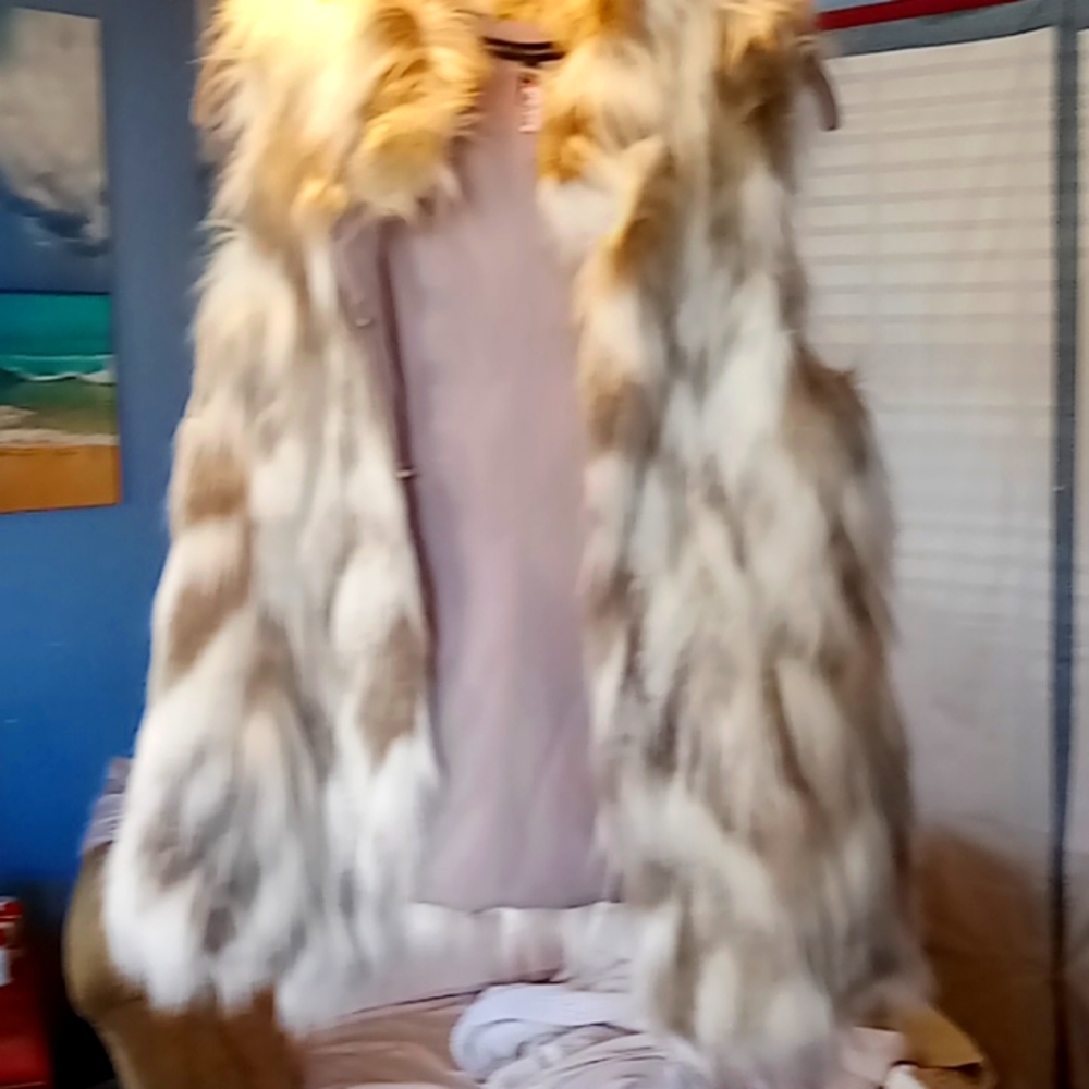Fur vest